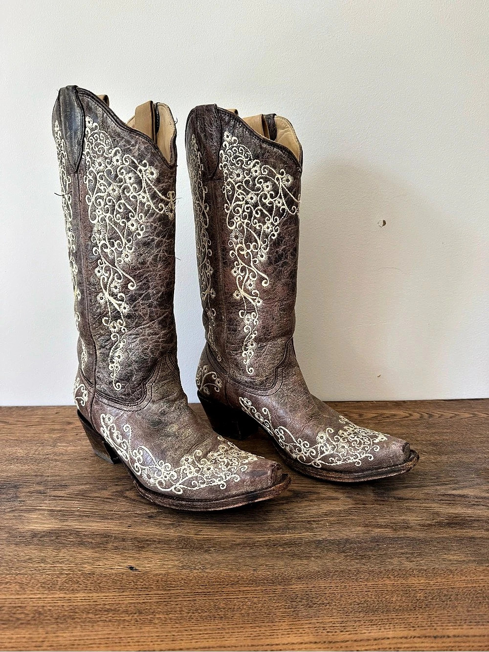 Corral Vintage Embroidered Western Boots US 6.5 Fair